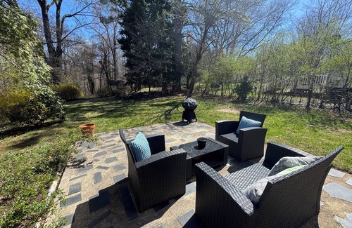 Farmville Cottage | D-town Farmville, close to HighBridge Trail,Greenfront,Longwood,Hampden-Sydney