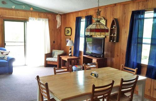 Sea Acres House | D110- The Wright Duck