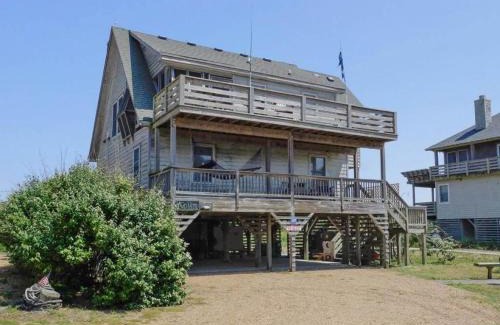 Duck House | D124- Gillis