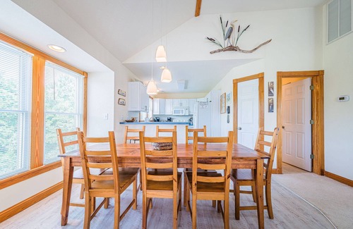 Tuckahoe House | D3001 Duck Haven/Pool & Hot Tub/Easy Walk to Ocean & Sound