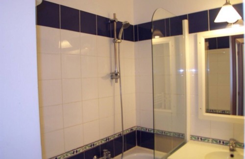 Treboul Apartment | D4218 - APPT T. 2 RESIDENCE WITH SWIMMING POOL DIRECTLY ON THE BEACH OF TREBOUL