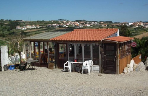 Atalaia Bed & Breakfast | Da Silva Surfcamp 4 bed rooms with breakfast