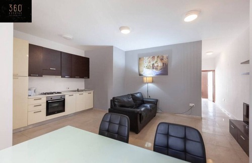 Msida Apartment | Da Vinci · Spacious central 2BR, just off UNI/Hospital & WIFI