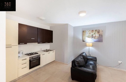 Msida Apartment | Da Vinci · Spacious central 2BR, just off UNI/Hospital & WIFI