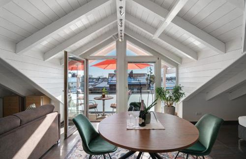 Munchen District Apartment | Dachgeschosswohnung in Hofolding
