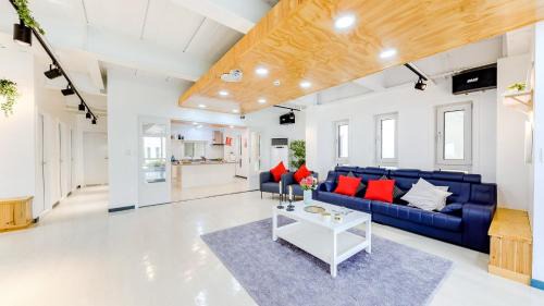 Ansan House | Daebudo the White Pool Villa