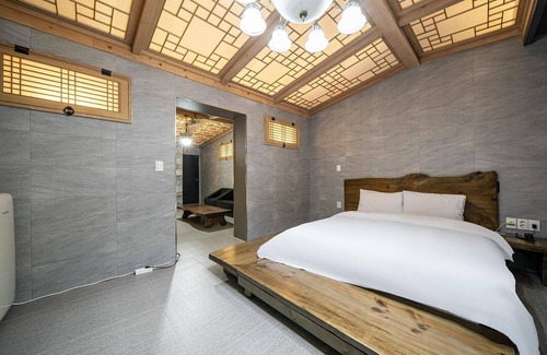 Bongmyeong-dong Hotel | Daejeon Meteor Edition