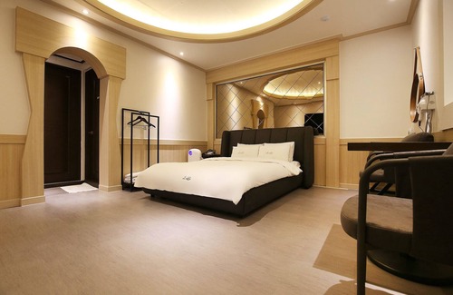 Dong-gu Hotel | Daejeon Yongjeon Piano