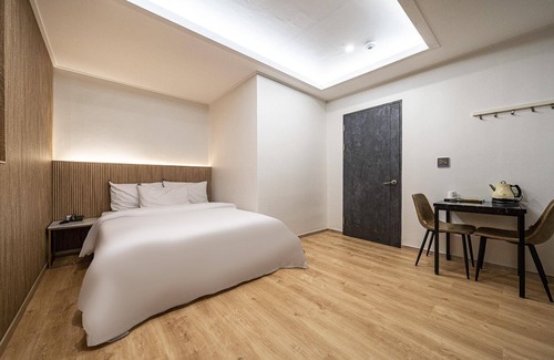 Seo-gu Hotel | Daejeon Yongmun Hotel SM