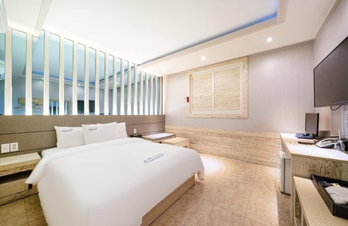 Bongmyeong-dong Hotel | Daejeon Yuseong Capella
