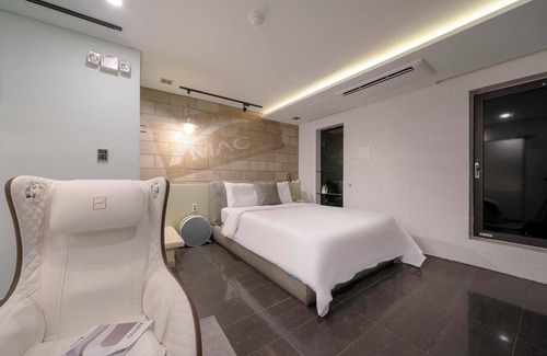 Bongmyeong-dong Hotel | Daejeon Yuseong MAC