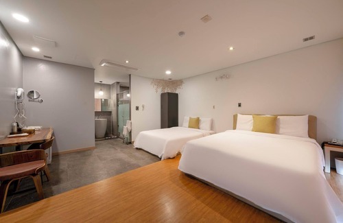 Bongmyeong-dong Hotel | Daejeon Yuseong MAC