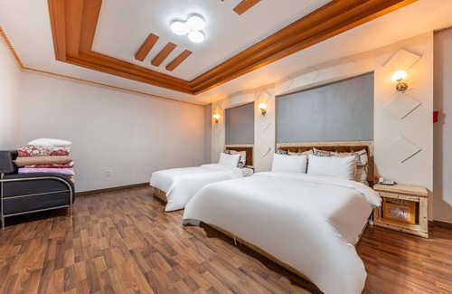 Bongmyeong-dong Hotel | Daejeon Yuseong Motel Nine