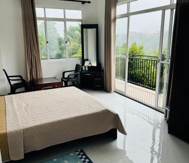 Pathadumbara Bed & Breakfast | Daffodil Home