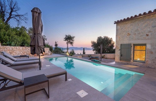 Assos Villa | Dafni - Two Bedroom Villa, Sleeps 4