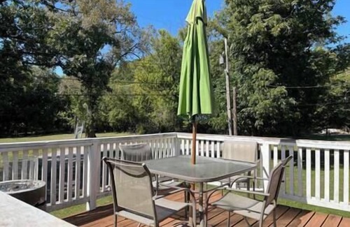Grafton House | Dagget Hollow - Illinois Suite