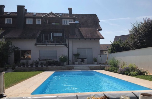 Kussaberg Apartment | Daheim am Rhein - Schöne 2 ½ Zimmer mit Balkon