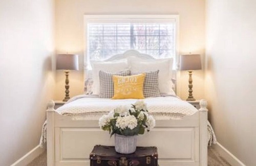 Carver Other | Dahlia Farm & Pickleball retreat near the Columbia River Gorge!
