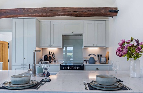 Blackham Cottage | Dairy Barn by Bloom Stays - sleeps 2 guests in 1 bedroom