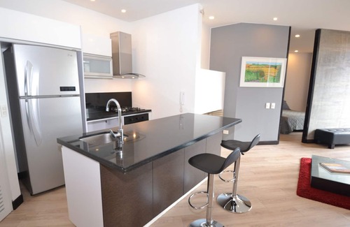Calle 100 Apartment | DAISY B - 1 Br. Executive Apartment with balcony & squash court