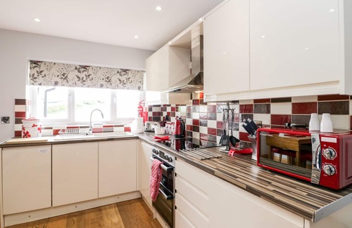 Newton in Furness Cottage | DAISY COTTAGE, romantic, luxury holiday cottage in Aldingham