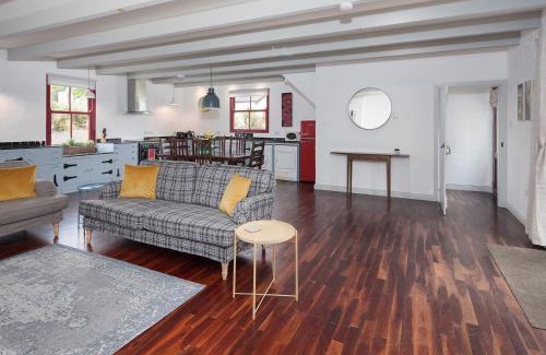Cloyne House | Daisys Cottage Barnabrow