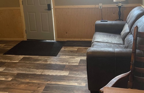 Faulkton Cabin | Dakota Landing Cabins & Motel: #9-Cozy, newly remodeled cabin