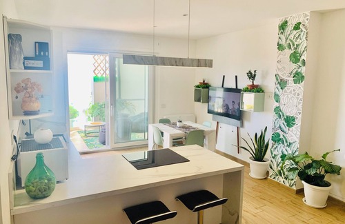 Municipio 2 Apartment | Dalù Suite with terrace, mini-pool Albatros; Zen Luxury