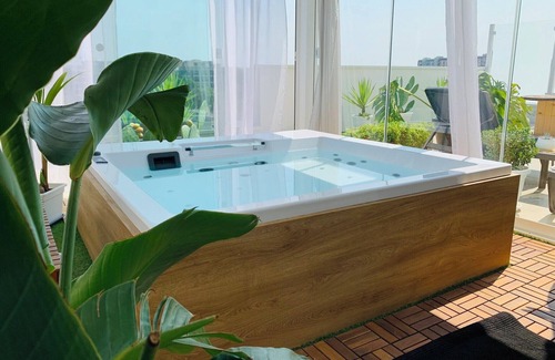 Municipio 2 Apartment | Dalù Suite with terrace, mini-pool Albatros; Zen Luxury