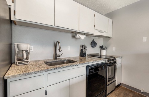Orchard District Condo | "Dam Pretty View" Condo overlooking Deschutes River
