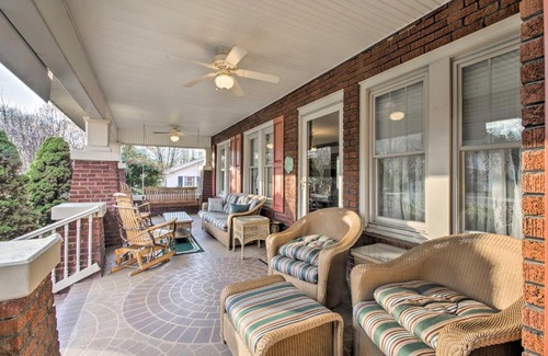 Damascus House | Damascus Home with Fire Pit and Views, Walk to Shops!