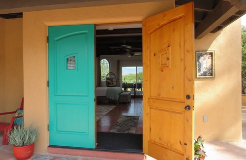 Tucson Apartment | Damselfly Studio. Contemporary, comfortable retreat with gorgeous views near SNP