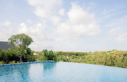 Kampial Villa | Dancing Haca Villa - 2BR with Public Pool 15nn