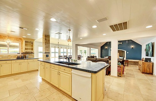 Dandridge House | Dandridge - The Lake House - 10 Bdrms.