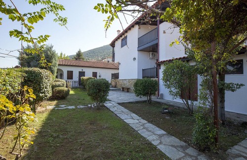 Amfikleia-Elateia Villa | Dandy on the Hill in Parnassus| Villa Pasifne - Amfikleia Village |