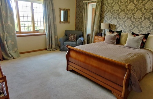 Bossington Bed & Breakfast | Danesbrook B&B ensuite, king, sea view room