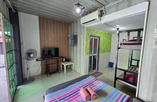 Kota Sarang Semut Resort | Dangau Sala D'Kontena
