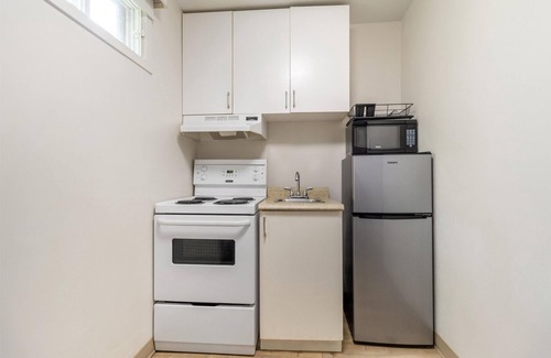 Beresford Hotel | Danny’s Hotel Suites, SureStay Collection by Best Western