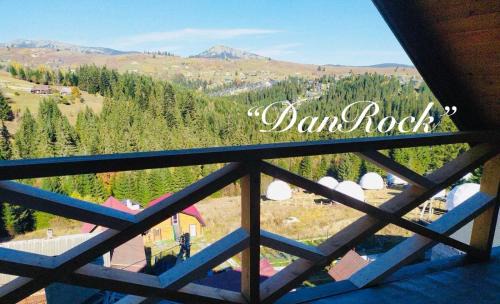 Yablunytsya Apartment | DanRock