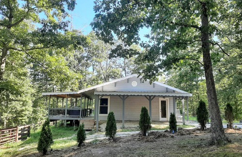 Stanton Cabin | Dappled Grey Cabin with hot tub at Red River Gorge