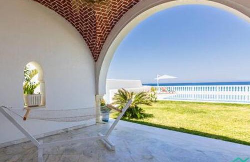 Rafraf Villa | Dar Barsha: Beach front white sand and happiness