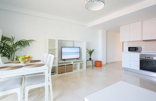Las Palmas de Gran Canaria Ski Chalet | Dark Sand By CanariasGetaway