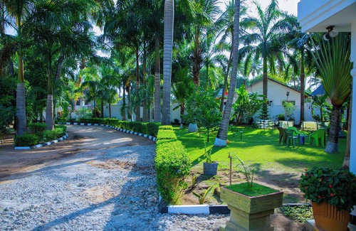 Dar es Salaam Villa | Dar es Salaam-Sleeps8-Parking-Garden-Pet Friendly