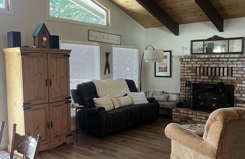Lake Almanor West House | Darling 2-bedroom house on golf course at Lake Almanor West