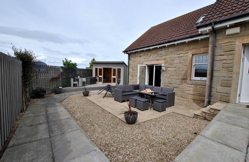 Anstruther House | Darnley View- spacious countryside retreat