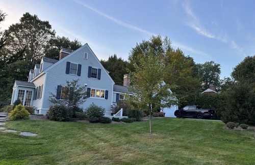 Hanover House | Dartmouth Parent's Weekend/Homecoming/Graduation Home