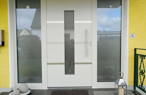 Troisdorf House | Das 6- Zimmer Ferienhaus mit einem 800 qm großen Garten