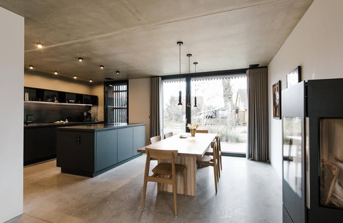 Wieck auf dem Darss House | Das.erste Design Ferienhaus Präsentiert: Film am Meer!