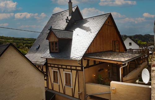 Merl House | Das »haus in Spay«, Fachwerkhaus und Ferienidyll in Zell a. d. Mosel