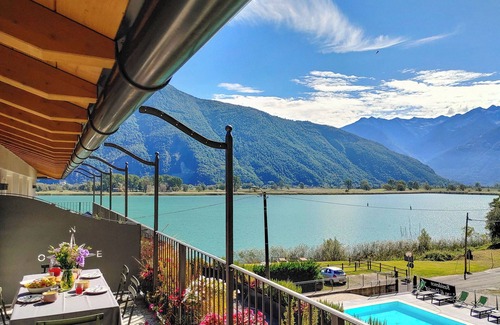 Dascio Apartment | Dascio Oasi Balcony Holiday Apartment on the Lake with Pool